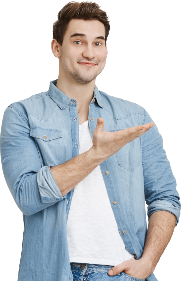 Imagem de um homem jovem apontando para a direita com a mão direita e sorrindo. A imagem se encontra no canto inferior esquerdo da seção.